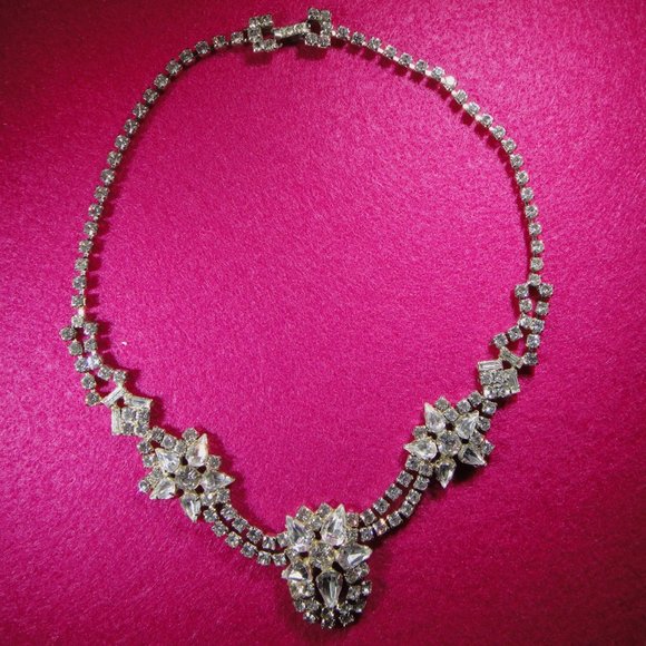 Rhinestone Vintage - Picture 6 of 15